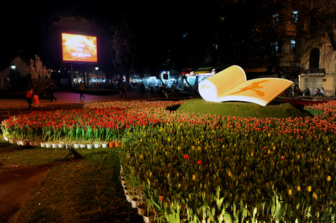 The Hanoi Flower Festival 2012 will open in the capital city of Hanoi from December 30, 2011 to January 2, 2012